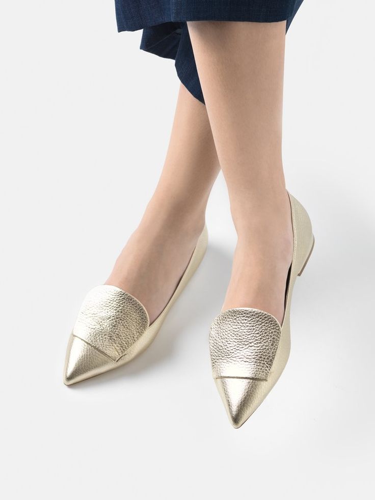 The Lia Gold Shoes For College, Saturday Inspiration, Cheap Womens Shoes, Duct Tape Crafts, Trending Womens Shoes, Shoe Wardrobe, Italian Leather Shoes, Tape Crafts, Crafts Projects