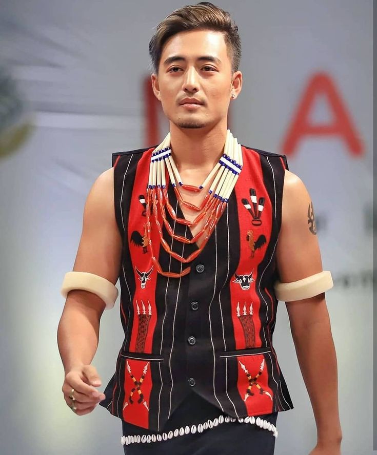 Nagaland traditional attire Assamese Culture, Manipur State, Fusion Outfits, Ethnic Dresses, Indian Men, Arunachal Pradesh, Northeast India, Indian Man, Random Ideas