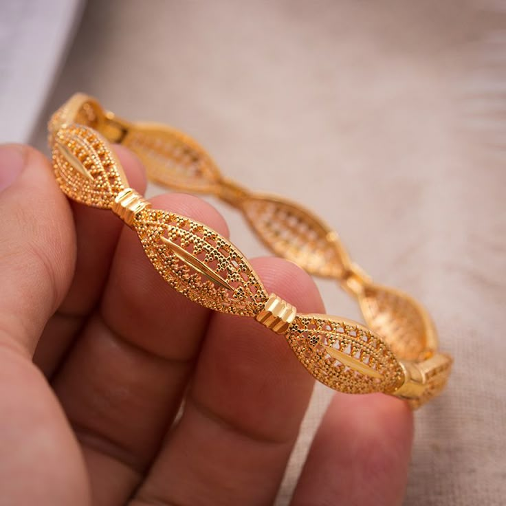 Faster shipping. Better service Bracelet Ideas Gold Women, Gold Bangles Design Unique Latest, Gold Design Jewellery, Arabic Gold Jewelry, Dubai Gold Bangles, Gold Kangan, African Wedding Jewelry, Bracelet Model, Jhumka Designs