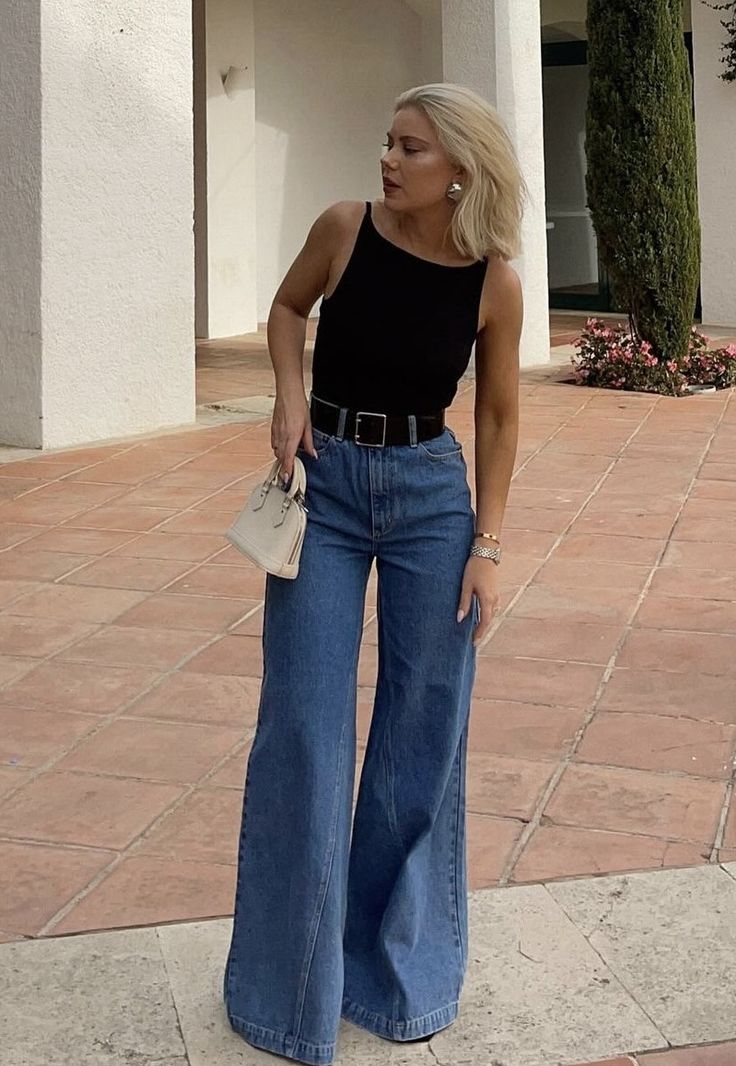 Summer Holiday Outfits Women 30s, Australian Fashion Summer, Early Fall Brunch Outfit, Ice Cream Date Outfit Casual, Chic Jeans Outfit Classy, Nude Heels Outfit Classy, Sneaker And Jeans Outfit, Jeans Heels Outfit Night Classy, Monterey California Outfits