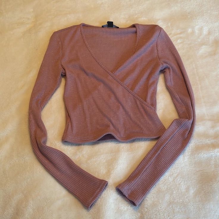 Pink Long Sleeve Shirt. Trendy V-neck Shirt For Fall, Fitted V-neck Trendy Shirt, Forever 21 Casual Long Sleeve Crop Top, Casual Long Sleeve Crop Top By Forever 21, Forever 21 Pink Crop Top, Forever 21 Long Sleeve Cotton Top, Forever 21 Long Sleeve Crop Top For Spring, Forever 21 Trendy Long Sleeve Crop Top, Forever 21 Cotton Tops For Fall