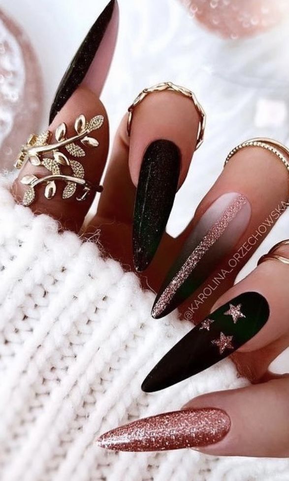 New Years Nail Designs, New Years Eve Nails, Winter Nails Acrylic, Christmas Gel Nails, Rose Gold Nails, Christmas Nails Acrylic, New Year's Nails, Xmas Nails, Christmas Nail Designs