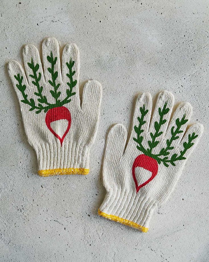 Gardening Gloves - 3 - FarmSteady Garden Gloves, Garden Fashion, Gardening Gifts, Cute Gardening Outfits, Gloves Aesthetic, Printed Gloves, Gardening Outfit, Gift Inspo, Gardening Gloves