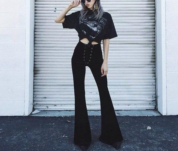 Velvet Bell Bottoms, Corset Leggings, Bell Bottoms Outfit, Velvet Flares, Women Fashion Edgy, Womens Pants, Mode Inspo, Fashion Tips For Women, Style Chic