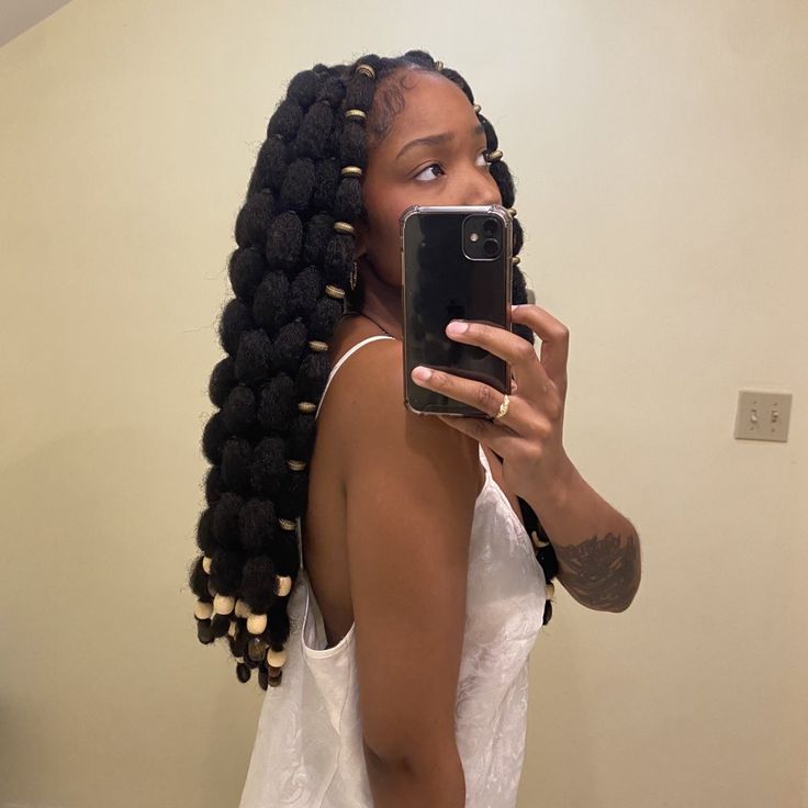 Bubble Braids For Black Women, Poodle Hairstyles Black Women, Box Bubble Braids, Bubble Puffs Natural Hair, Bubble Braid On Black Hair, Bubble Braids On 4c Hair, Bubble Braids On Black Women, Bubble Braids Aesthetic, Bubble Braid Afro Hair