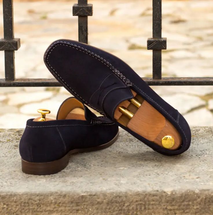 FREE WORLDWIDE SHIPPING.....Every pair of Robert August Sheffield Ave. Moccasin Loafers are Handcrafted to order in our workshop in Almansa Spain, with a history of artisan shoemaking dating back to the early 18th century. .#shoes #shoesoftheday #dapper #menswear #mensfashion #luxurylifestyle #success #hot #style #bespoke #luxury . Luxury Men's Moccasins With Branded Insole, Luxury Goodyear Welted Moc Toe Loafers, Luxury Men's Loafers With Suede Lining, Luxury Men's Moccasins With Rubber Sole, Luxury Men's Pointed Toe Moccasins, Luxury Men's Moc Toe Shoes For Fall, Luxury Men's Tasseled Moccasins, Timeless Luxury Men's Moccasins, Luxury Timeless Men's Moccasins