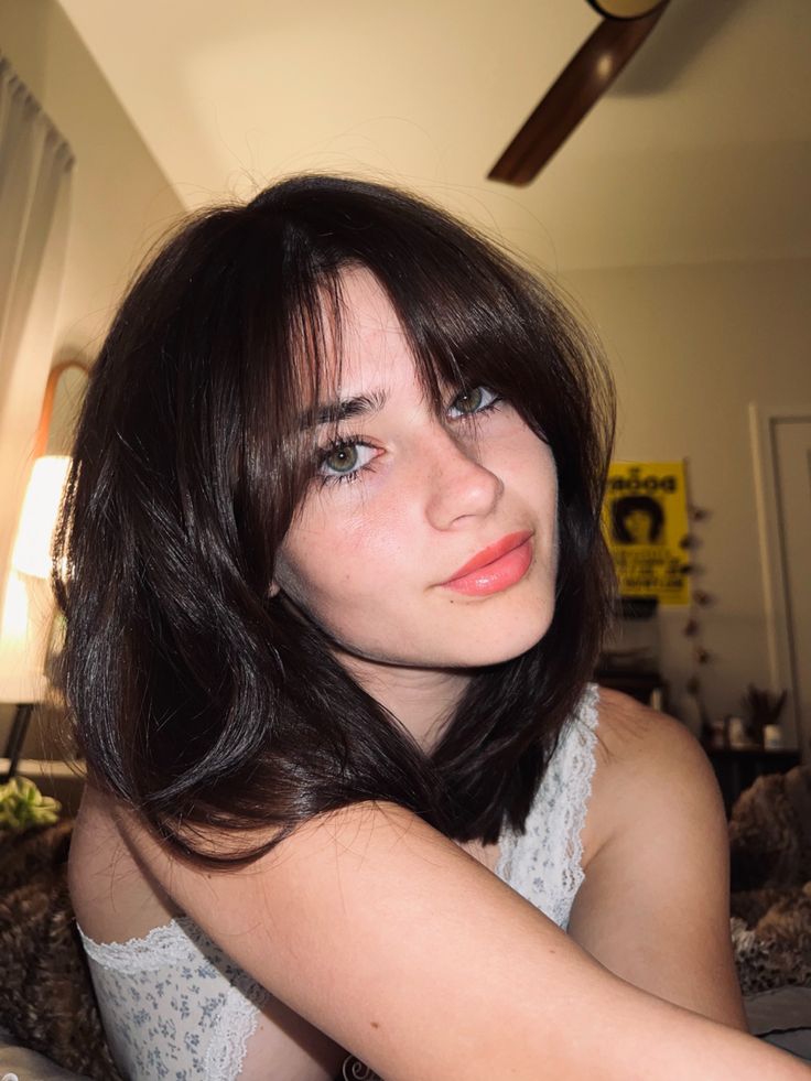 dark brown hair, straight medium length, curtain hair with layers inspo aesthetic, grunge, 2022 haircut inspiration, soft bangs, wispy curtain bangs, selfie pose inspo, instagram inspo, 60s shag, 70s shag, fringe curtain bangs Dark Hair With Bangs Aesthetic, Dark Brown Hair And Curtain Bangs, Layered Collarbone Length Hair With Curtain Bangs, Short Hair With Soft Bangs, Fringe Bangs Shoulder Length Hair, Medium Haircut With Bangs Straight, Short Layered Haircuts Shag, Short Brown Hair With Bangs Straight, Medium Length Haircut With Layers And Wispy Bangs