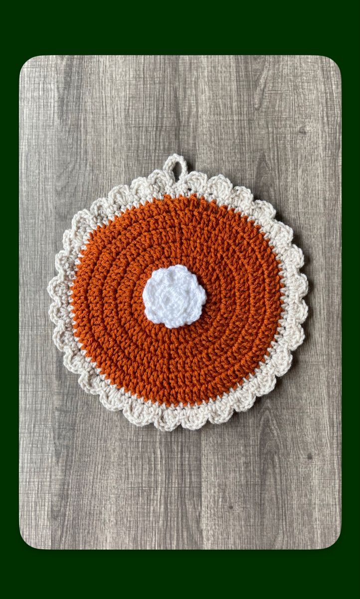 Crochet Pumpkin Pie Hot Pad Crochet Pumpkin Pie Potholder Free Pattern, Crochet Pumpkin Pie Hot Pad, Crochet Pumpkin Pie, Pumpkin Pie Crochet, Crochet Pumpkin Pie Coaster, Hot Pads Tutorial, Crochet Hot Pads, Beginner Crochet Tutorial, Crochet Pumpkin