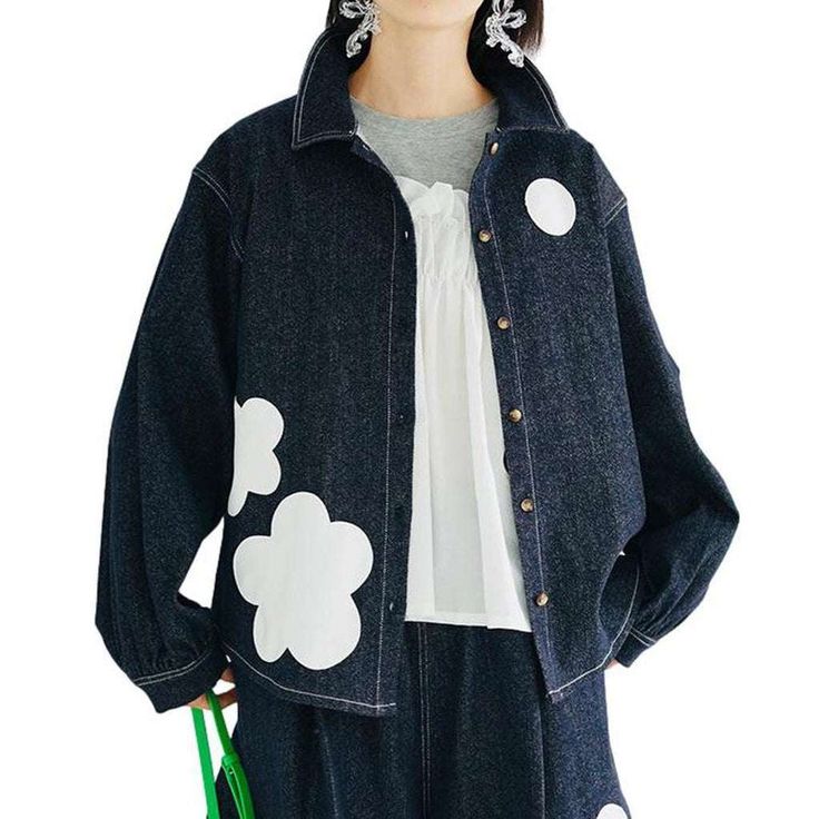 Be the epitome of vibe and streetwear in our 2023 Spring-Summer Collection Flower Painted Stylish Denim Jacket! From its large silhouette to its bold painted prints. this piece of streetwear is perfect for making a statement and standing out from the crowd.Why You'll Love It: Oversized Silhouette: Its oversized silhouette is perfect for staying comfortable while still looking on-trend. Eye-Catching Painted Prints: The bold and intricate painted prints bring a unique touch of artistry to your loo Spring Cotton Denim Jacket With Graphic Print, Floral Print Denim Jacket For Summer, Casual Denim Jacket For Summer Streetwear, Casual Summer Denim Jacket For Streetwear, Trendy Summer Streetwear Outerwear, Casual Summer Cotton Outerwear, Spring Denim Blue Jacket With Graphic Print, Denim Blue Graphic Print Denim Jacket For Fall, Spring Graphic Print Denim Jacket