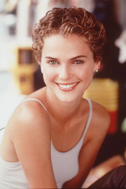 30 Best Celebrity Pixie Cuts — Keri Russell, 1999 (elle.com) Celebrity Pixie Cut, Super Short Haircuts, Curly Pixie Hairstyles, Celebrity Short Hair, Short Curly Pixie, Curly Pixie Haircuts, Keri Russell, Curly Pixie, Haircuts For Curly Hair