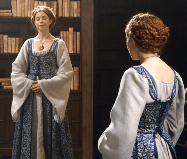 The Spanish Princess, Spanish Princess, Catherine Of Aragon, Laura Ashley Dress, Medieval Dress, Period Costumes, Medieval Fashion, Movie Costumes, Fantasy Dress