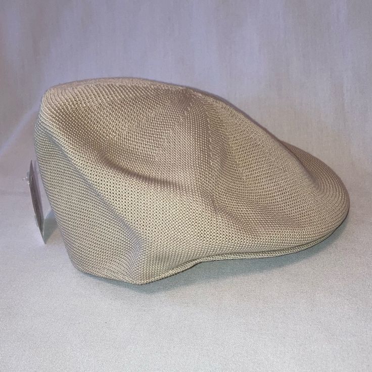 Khaki Color, Size M/L, One Piece (Front Does Not Flip Up) Casual Flat Cap Hats For Spring, Lightweight Fitted Casual Hat, Casual Flat Cap For Summer, Casual Summer Flat Cap, Casual Hats With Short Brim In Neutral Color, Khaki Visor Hat For Spring, Casual Neutral Short Brim Hat, Natural Color Casual Cap, Classic Khaki Hats For Spring