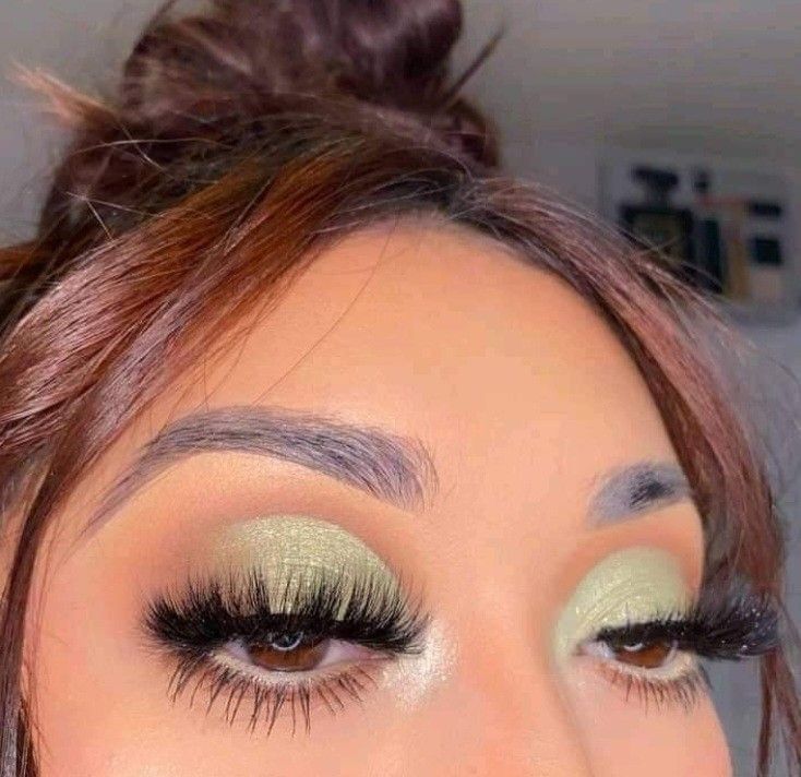 Makeup With Eyeshadow, Applying Eyeshadow, Makeup 101, Face Art Makeup, Eye Makeup Pictures, Pinterest Makeup, Makeup Product, Dope Makeup, Green Eyeshadow