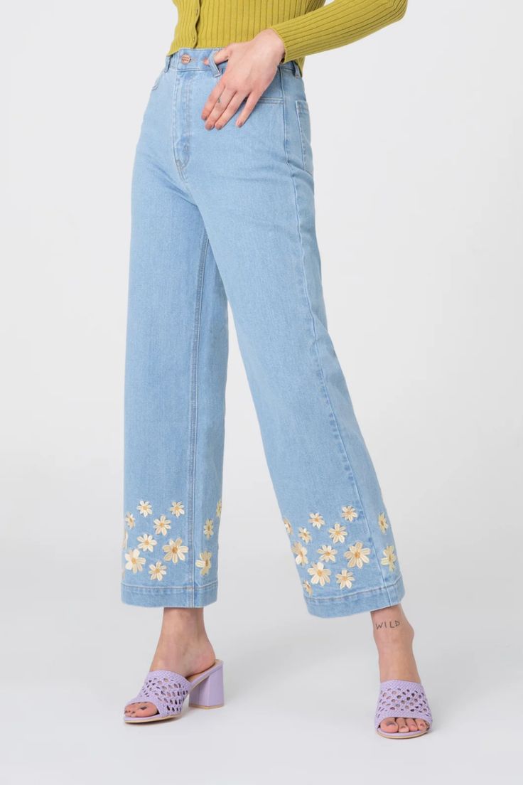 Dangerfield Clothing, Clothes Embroidery, Embroidered Hem, Art Therapist, Princess Highway, Vintage Clothes Women, Vintage Cottagecore, Alternative Clothing, Embellished Jeans