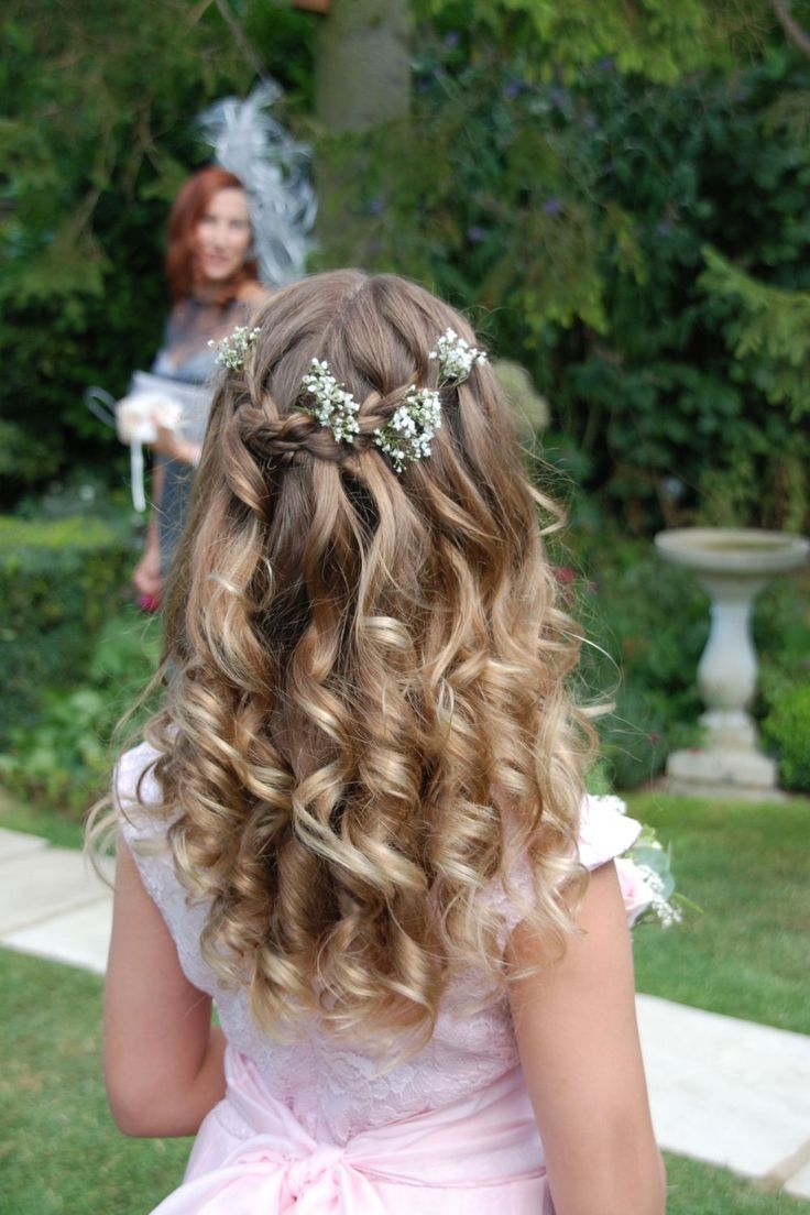 Top 26 Hairstyles For Communion For Little Angels Flowergirl Hairstyle Natural Curly Hair, Easy Flower Girl Hairstyles, Pretty Waterfall, Wedding Hairstyles For Girls, Kids Hairstyles For Wedding, Wedding Hairstyles Bride, Baby Breath, Waterfall Braid, Flower Girl Hairstyles