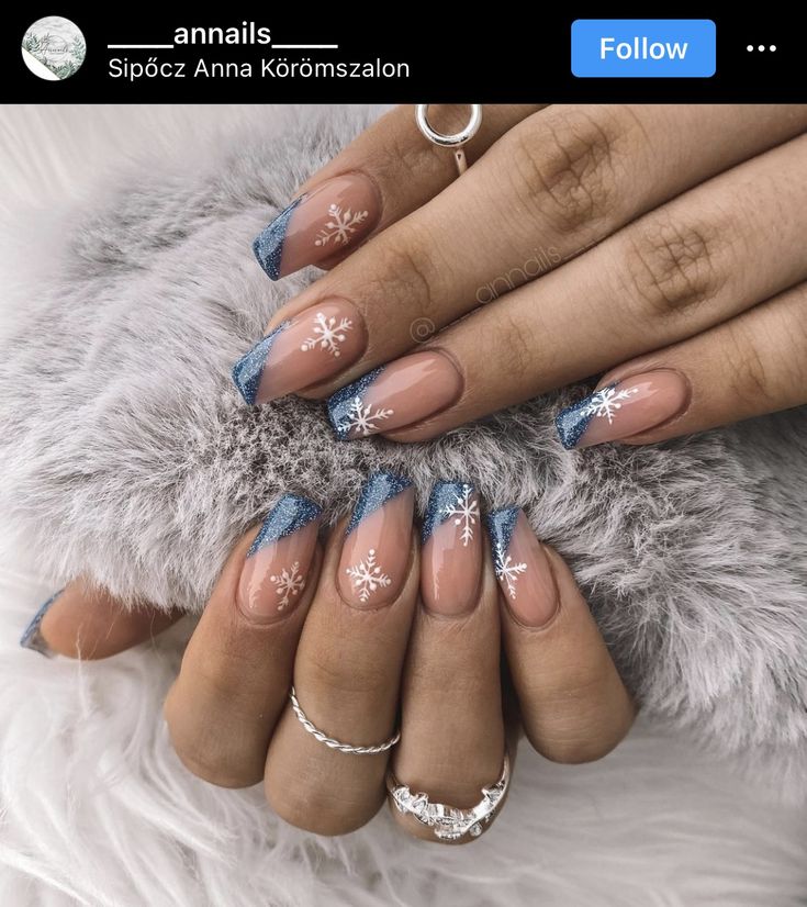 Blue Christmas Nails, Snowflake Nail Design, Snowflake Nail Art, Winter Nails Acrylic, Christmas Nails Easy, Cute Christmas Nails, Blue Nail Designs, Snowflake Nails, White Nail Designs