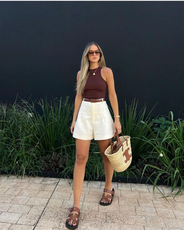 Chique Outfit, Summer Holiday Outfits, Simple Summer Outfits, Europe Outfits, Office Outfits Women, Mode Inspo, Looks Chic, Summer Fashion Outfits, Outfits Women