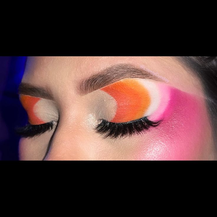 Pride Facepainting, Lesbian Flag Eyeshadow, Lesbian Flag Makeup Look, Pride Makeup Lesbian Flag, Lesbian Eye Makeup, Maquillage Pride, Lesbian Flag Makeup, Lesbian Pride Nails, Pride Flag Makeup