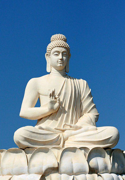 an image of a buddha statue with the caption'a essenia do buddissmoo '