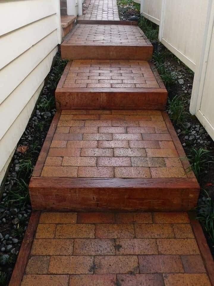 Más ideas Landscape Stairs, Brick Steps, Patio Steps, Outdoor Walkway, Brick Paving, Front Walkway, Garden Stairs, Outdoor Steps, Sloped Garden