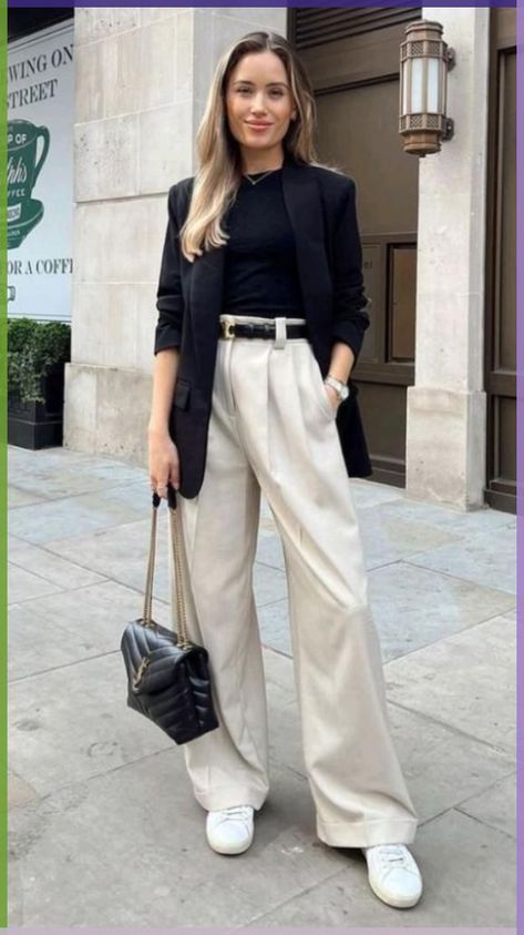 Beige Hose, How To Wear Ankle Boots, Casual Chic Outfits, Look Office, Ankle Boots Dress, Elegante Casual, Trendy Fall Outfits, Networking Event, Fashion 101