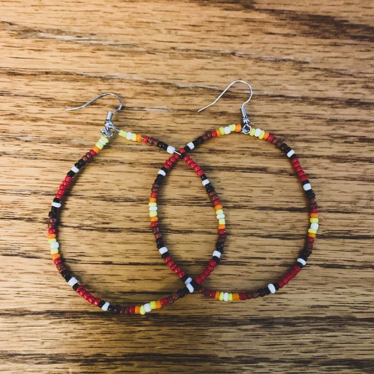 Handmade Seed Bead Earrings Sead Bead Earrings, Western Beaded Earrings, Seed Bead Jewelry Ideas, Bead Combinations, Powwow Beadwork, Deer Antler Jewelry, Glass Bead Jewelry, Pink Tassel Earrings, Diy Seed Bead Earrings