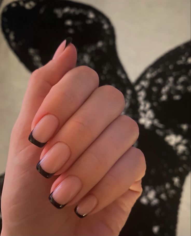 Black Tipped French Nails, French Nails In Black, Black French Tip Nails Rounded Square, Black Tip Gel Nails Short, Black Small Nails Design, Beige And Black French Nails, Black French Natural Nails, Natural Black French Tip Nails, Beige Nails Black Tips