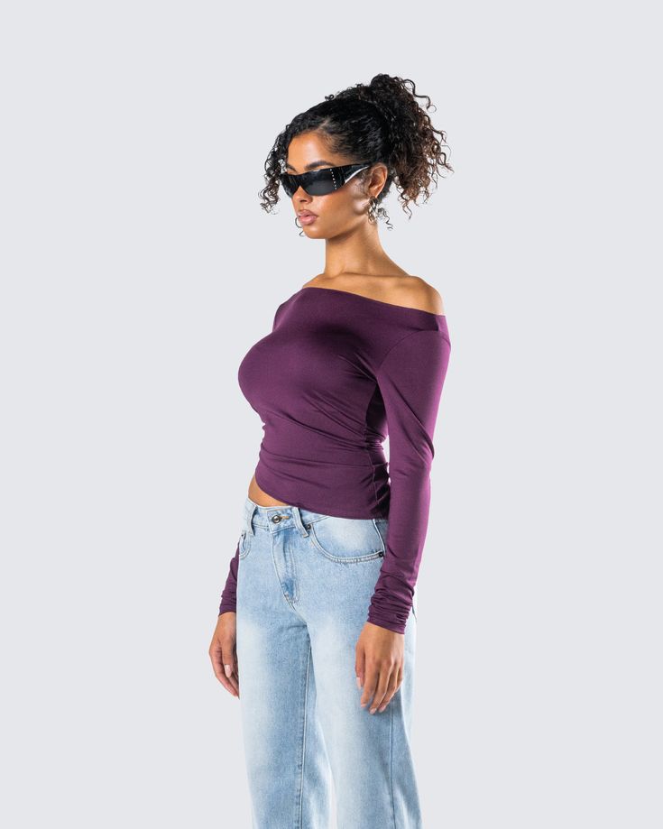 Elevate your everyday look with this top made from stretch jersey fabric 🙌 Featuring an asymmetrical neckline and an off-shoulder design, this subtle yet chic piece can be dressed up or down for literally any occasion 💜 Fitted Off-shoulder Elastane Top, Chic One Shoulder Top For Spring, Fitted Elastane Off-shoulder Tops, Spring One Shoulder Elastane Top For Night Out, Spring One-shoulder Elastane Top For Night Out, Versatile One-shoulder Party Top, Casual Stretch Off-shoulder Top For Party, Spring One Shoulder Top For Party, Off-shoulder Elastane Top For Party