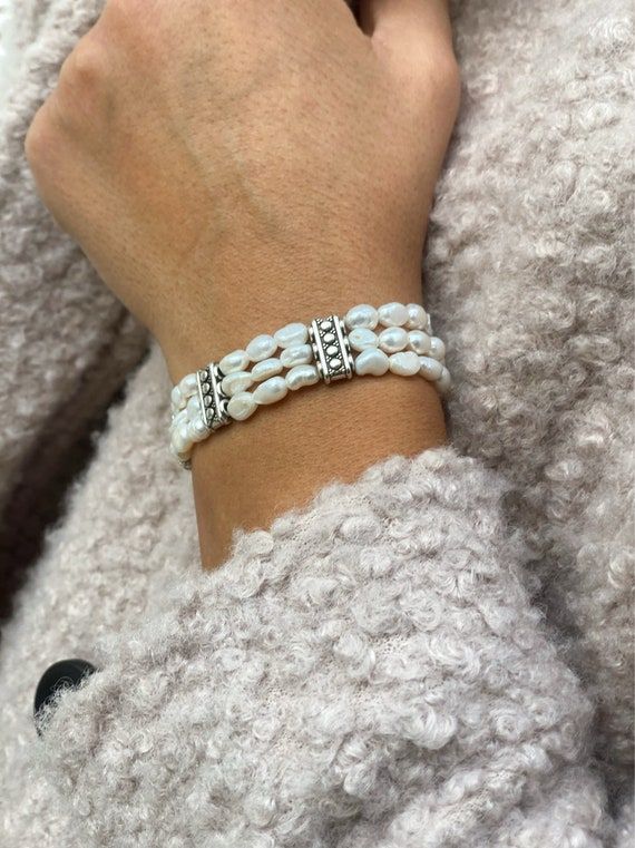 Freshwater Pearls Beaded Bracelet Pearls Bracelet White | Etsy Bracelet Pearls, Bride Bracelet, Pearls Bracelet, White Bracelet, Black Beaded Bracelets, Bracelet Wedding, Women's Bracelets, White Bracelets, Freshwater Pearl Bracelet