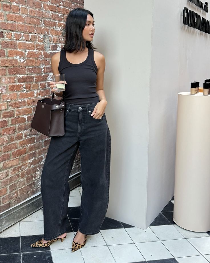 Jeans And Black Belt Outfit, Black Leather Belt Outfit, Black Rubber Shoes Outfit, Sunday Date Outfit, Lunch Outfit Ideas, Belt Outfit, Stylish Work Attire, Effortlessly Chic Outfits, Causual Outfits