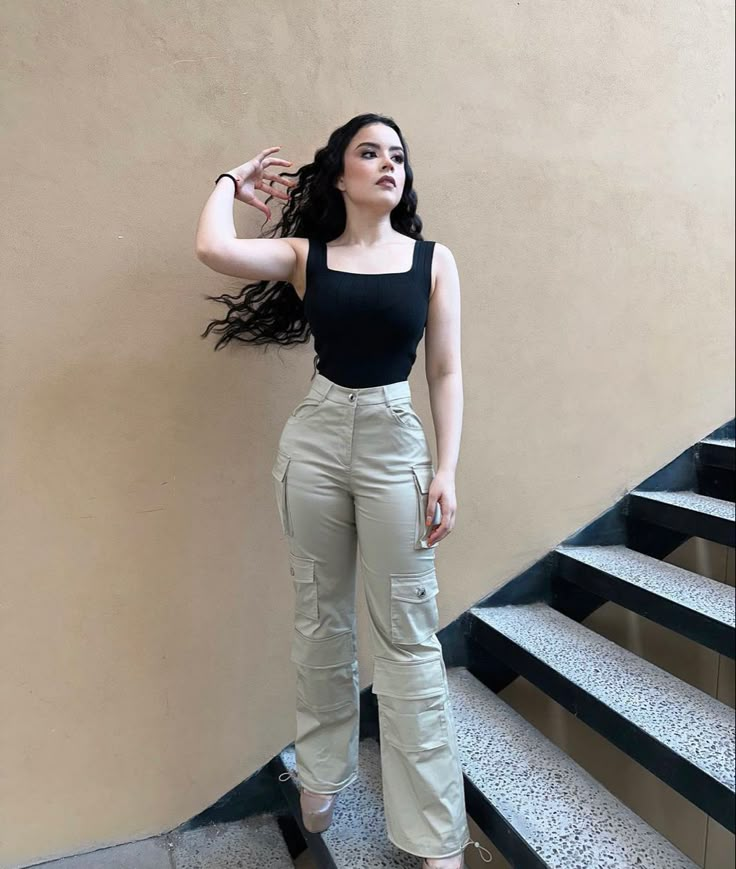 Outfits Con Cargo Pants, Outfits Con Jeans, Elegant Outfit Classy, Casual College Outfits, Cargo Pants Outfit, Everyday Fashion Outfits, Elegante Casual, Looks Street Style, Causual Outfits