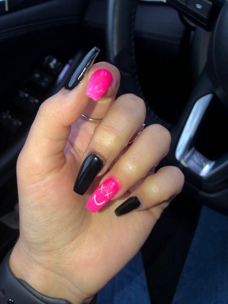 Nails Coffin Shape Ideas, Simple Punk Nails, Cool Nail Inspiration, Light Pink And Black Nails Ideas, Black Simple Nail Ideas, F U Nails, Jelly Roll Concert Nail Ideas, Simple Concert Nails, Mgk Nails Ideas