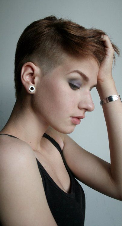 http://griberli.deviantart.com/ Step Cut Hairstyle, Undercut Hairstyles Women, Half Shaved Hair, Edgy Haircuts, Short Hair Undercut, Girl Haircuts, Bob Hair, Shaved Sides, Penteado Cabelo Curto