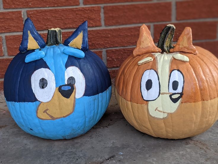 Bluey Cartoon Pumpkin Painting, Bluey Themed Pumpkins, Pumpkin Decorating Ideas Bluey, Painted Pumpkins 2023, Painted Pumpkin Ideas Bluey, Bluey Bingo Pumpkin, Fall Bluey Birthday, Trunk Or Treat Bluey Theme, Cute Pumpkin Painting Ideas Halloween