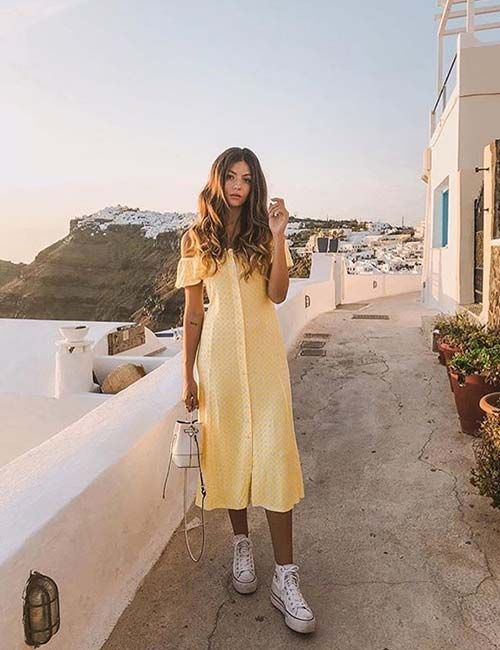 Casual Dress With Converse, Converse High Top With Dress, Women Converse Shoes, Maxi Dress Converse Outfits, High Tops With Dresses Outfit, High Top Converse And Dress, Styling Sneakers With Dresses, Dress And Converse Outfit Aesthetic, Converse Platform Shoes Outfit