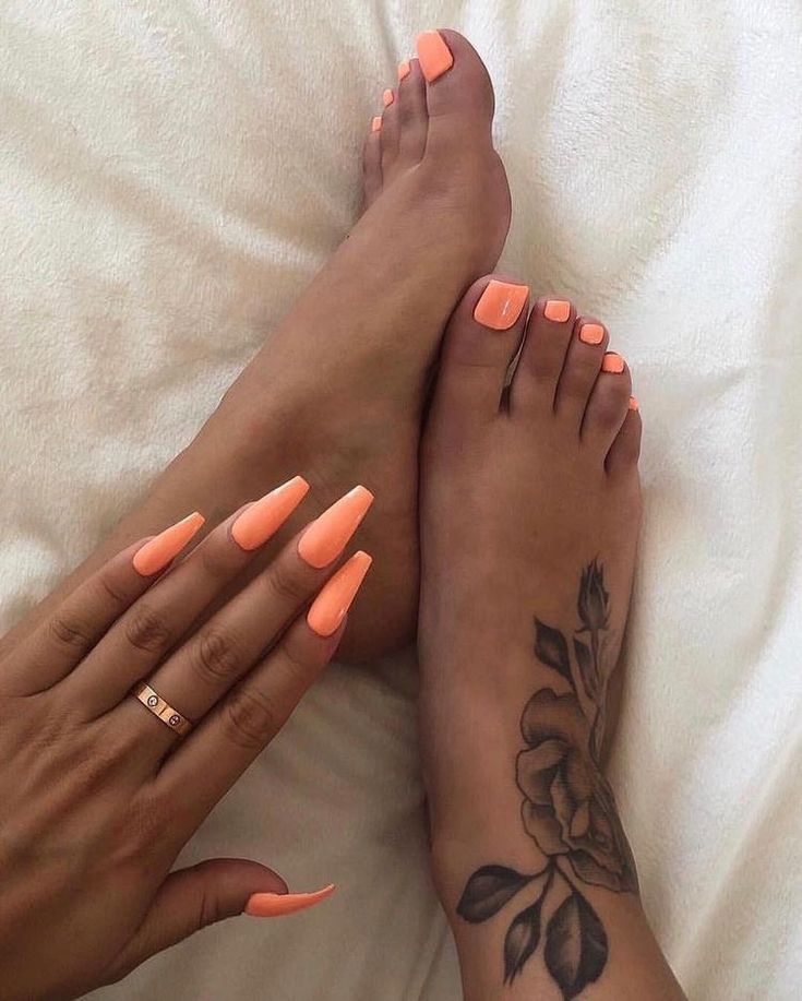 Nails After Acrylics, Neon Nail Designs, Almond Acrylic Nails, Vacation Nails, Neon Nails, Orange Nails, Pretty Acrylic Nails, Dope Nails, Nail Polishes