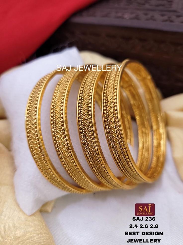 Gold Chudi Designs Latest, Gadwali Jwellery, Kangan Gold Bangle Set, Gold Bangles Design Latest Indian, Latest Gold Bangles For Women, Kada Bangles Gold Design, Gold Bangles Design Latest, Gold Bengals, Gold Kangan