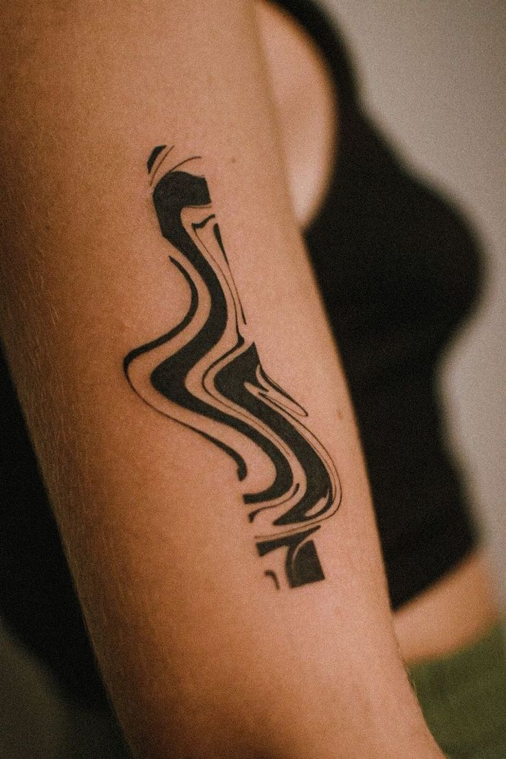 Tattoo Abstract Tattoo Men, Astronomical Tattoo, Swirly Tattoo, Unique Minimalist Tattoo, Tattoos Cool, Simple Tattoo Ideas, Swirl Tattoo, Inspo Tattoo, Cyberpunk Tattoo