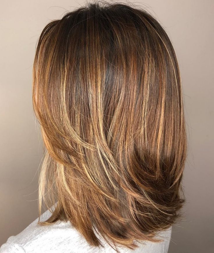 Must-Try Medium Length Layered Haircuts for 2019 Angled And Layered Medium Hair, Medium Length Blended Layers, Cute Haircuts For Thick Hair, Style Development, Shoulder Length Layered Hair, Honey Blonde Hair Color, Medium Layered Hair, Medium Length Hair With Layers, Shoulder Hair