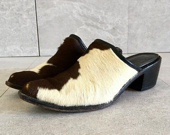 Western Style Leather Mules With Pointed Toe, Western Mules Shoes, Trendy Suede Slip-on Mules, Western Style Slip-on Mules With Leather Sole, Retro Brown Slip-on Mules, Western Mules, Modern Cowboy, Suede Mules, Vintage Western