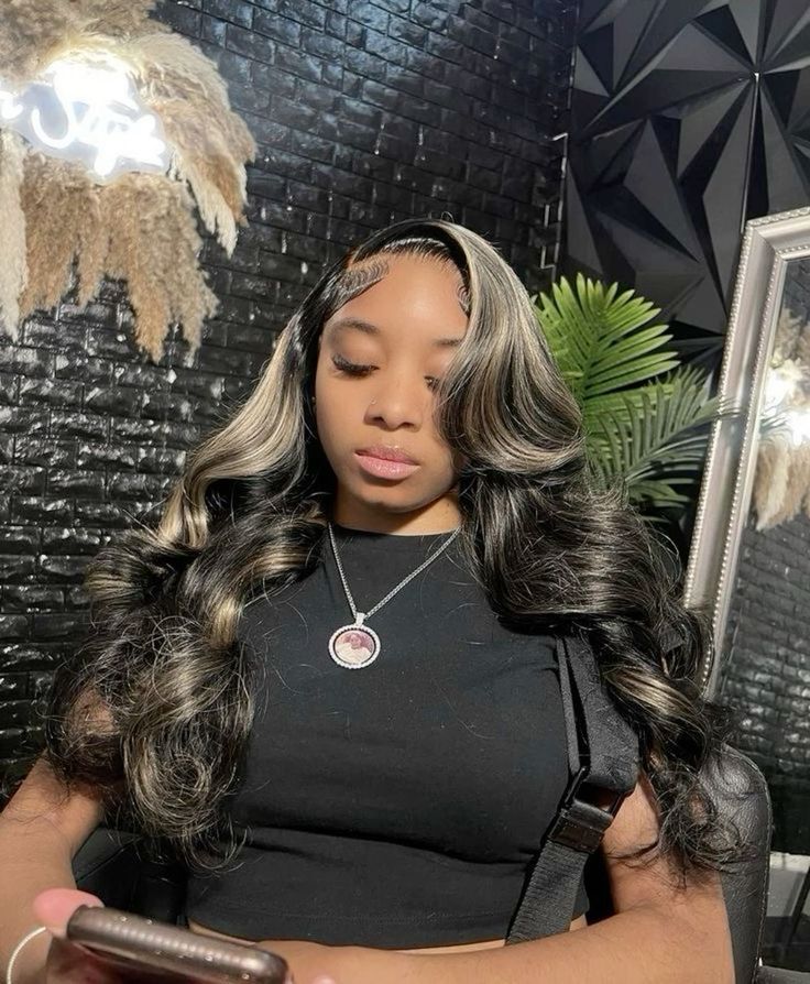 Side Part Wig With Highlights, Highlighted Wig Hairstyles, Highlight Wig Hairstyles, Style Lace Front Wig, Diy Hairstyle, Highlight Wig, Frontal Wig Hairstyles, Birthday Hairstyles, Quick Weave Hairstyles