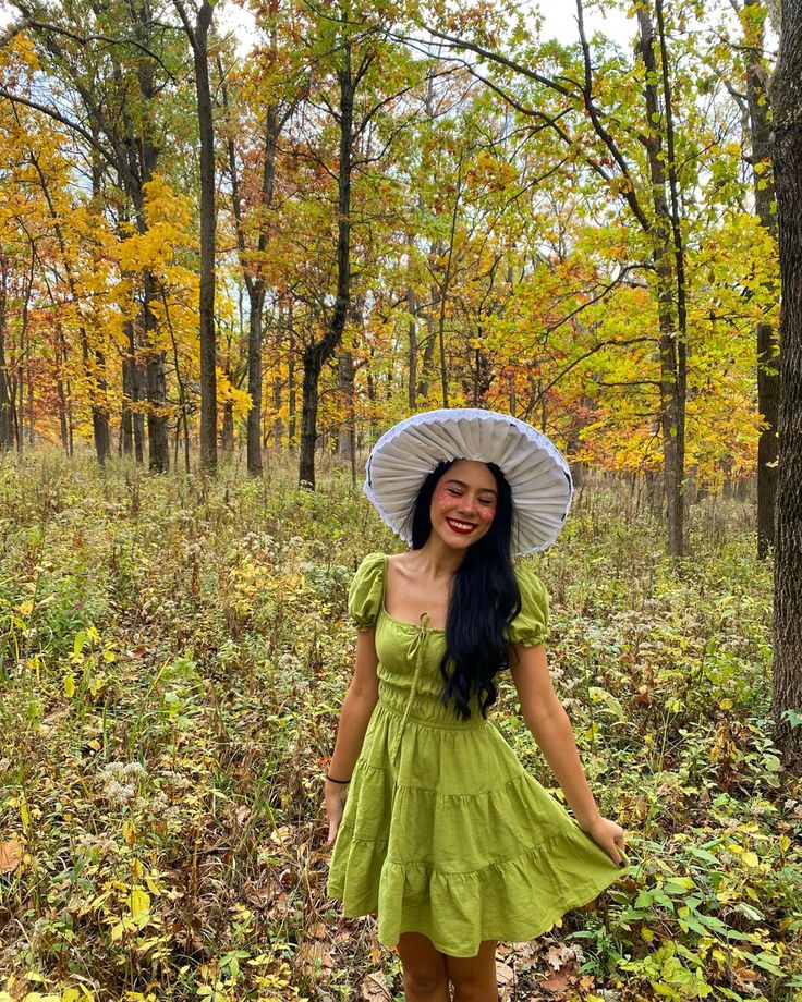 Green mushroom hat costume in a forest 🌳🍄 Green Mushroom Hat, Green Mushroom Costume, Mushroom Hat Costume, Mushroom Outfit, Mushroom Costume, Giant Mushroom, Green Mushroom, Clever Halloween, Clever Halloween Costumes