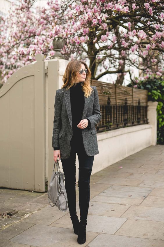 black-turtleneck-and-grey-jacket via Highheels Shoes, Elegant Work Outfits, Professional Work Outfit, Fest Outfits, Outfit Work, Gray Blazer, Winter Work, Work Dresses, Professional Attire