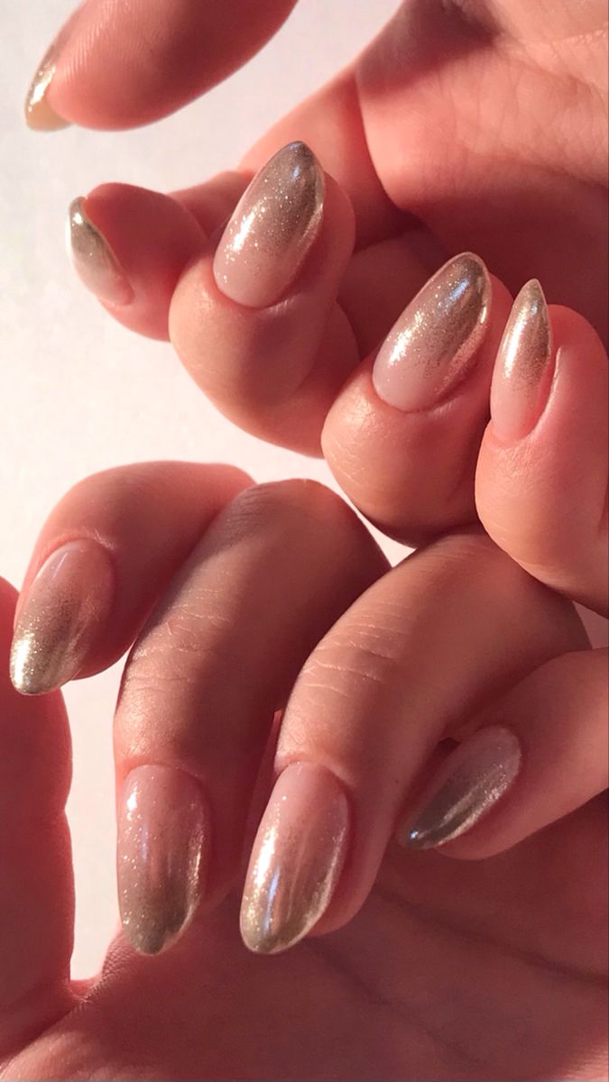 short almond shaped nails nude with silver chrome ombre, clean nail design inspo, classic nails, work nails Ombre Almond Shaped Nails, Nude Nails With Silver, Biab Nail Ideas, Chrome Ombre Nails, Short Nude Nails, Ombre Chrome, Biab Nail, Ombre Chrome Nails, Nails Pictures