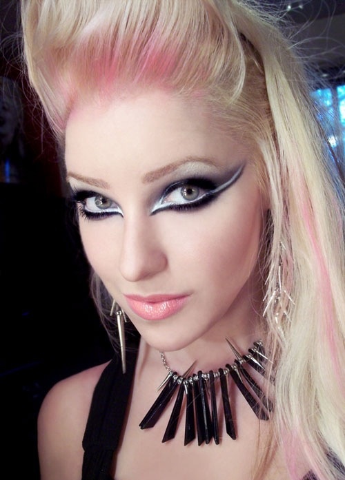 Makeup for nights when you are gonna totally get white-girl wasted! Love this look! 80s Rocker Makeup, 80s Glam Rock Makeup, 80s Rock Makeup, Decades Makeup, Colorful Eyebrows, Raccoon Makeup, Rocker Makeup, 80's Makeup, Glam Rock Makeup