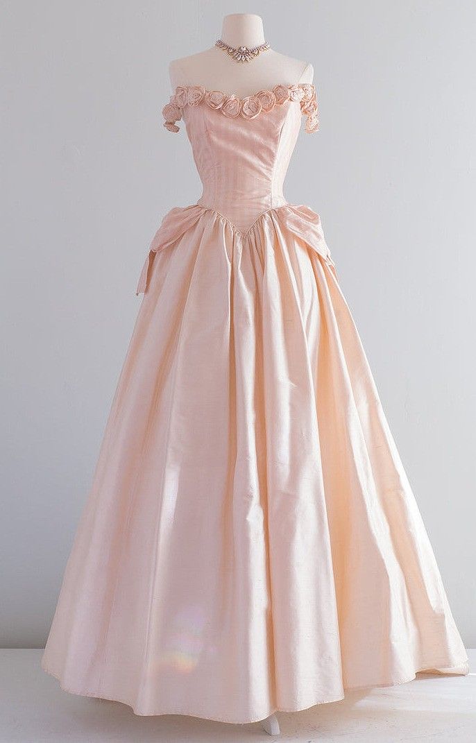 Silk Wedding Gown, Bridal Gowns Vintage, Vintage Clothing Boutique, Pink Prom, A Line Prom Dresses, Silk Wedding, Satin Prom Dress, Pink Prom Dresses, Pink Vintage