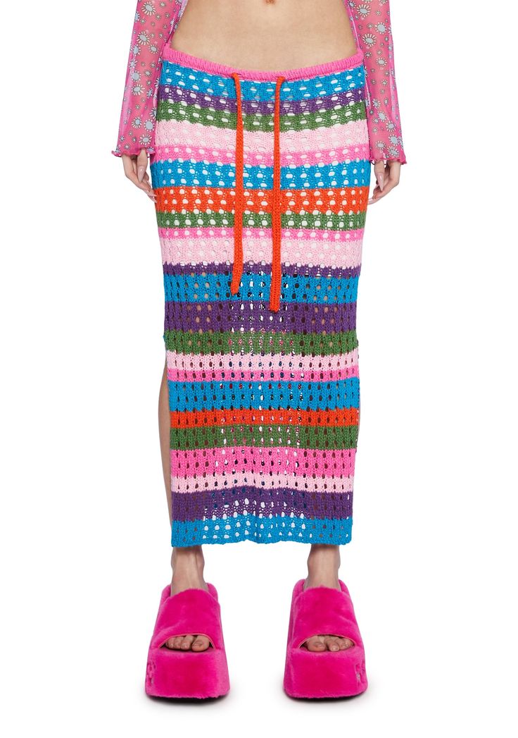 base Crochet Construction, Crochet Midi Skirt, Dolls Kill Outfits, Crochet Midi, Crochet Skirts, Pixel Crochet, Crochet Fashion Patterns, Pink Rainbow, Crochet Fashion