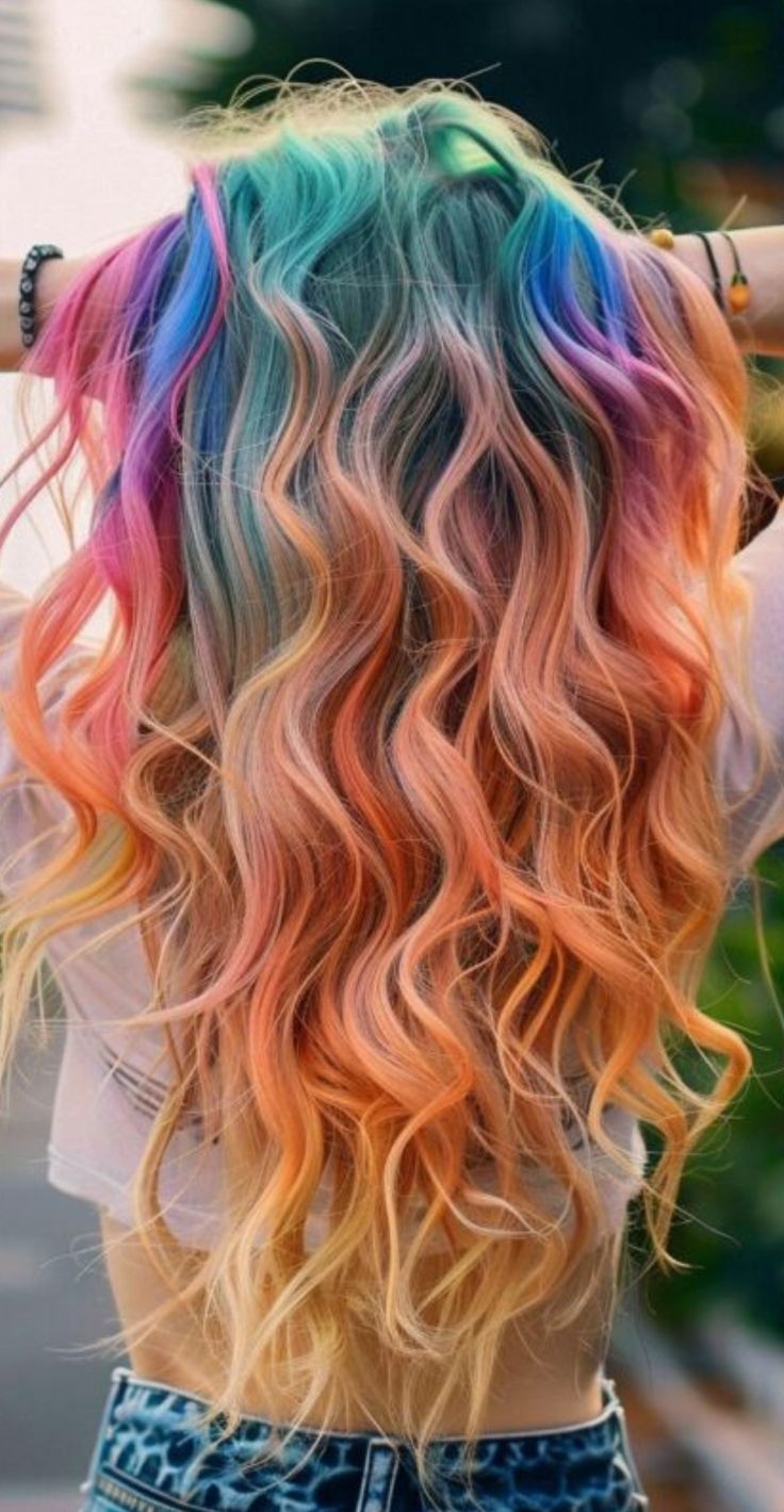 Find 28 summer 2024 hair color ideas that will transform your look. These trending shades offer a fresh and fabulous style update. Trendy Summer Hair Color, Soft Highlights, Summer Hair Color Ideas, 2024 Hair Color, Wild Hair Color, Strawberry Blonde Highlights, Lighter Hair, Highlights For Brunettes, Creative Hair Color