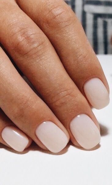 Shellac Neutral Nails, Dull White Nails, Anc Nails Short, Neutral Fall Transition Nails, Natural Dipped Nails Short, Soft White Wedding Nails, Wedding Manicure And Pedicure Brides, Gel Manicure Neutral Colors, Short Nails Trends 2023