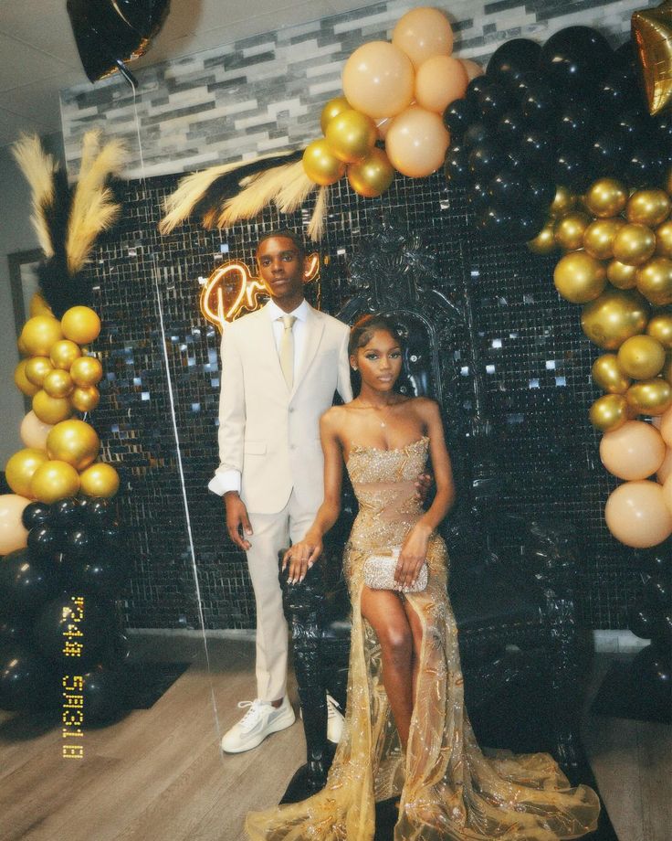 Golden Hour Prom Dress, Prom Dresses Gold Champagne, Prom Cars Black People, Gold Dresses Black Women, Prom Set Up, Light Brown Prom Dress, White And Gold Dresses, Prom Colors Schemes, Gold Prom Dresses Black Women